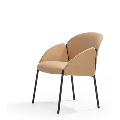 Andrea-lounge3_400x400
