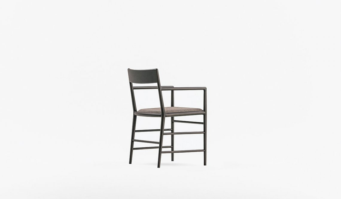 The Sensitive Back Chair扶手椅