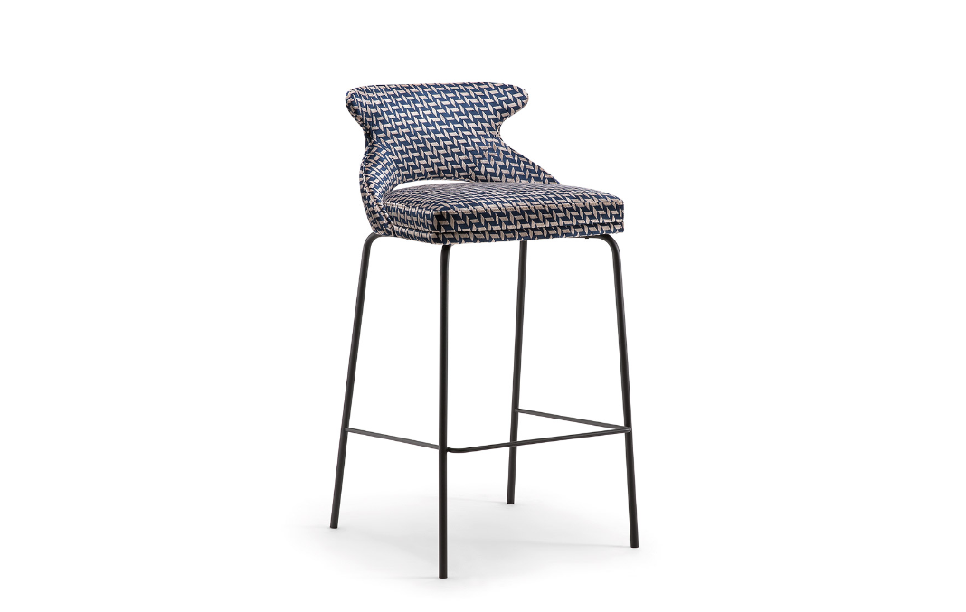 WINGS BARSTOOL WITH METAL BASE 076 SGL吧椅